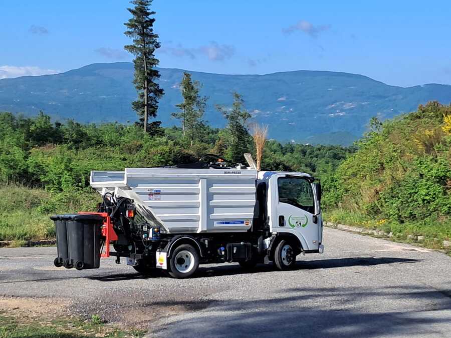 Mezzo Company Service durante il servizio sul territorio